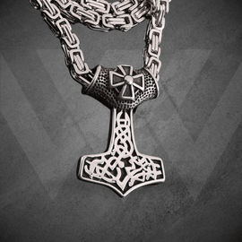 Skadi's Guard Mjölnir Necklace