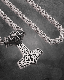 Skadi's Guard Mjölnir Necklace